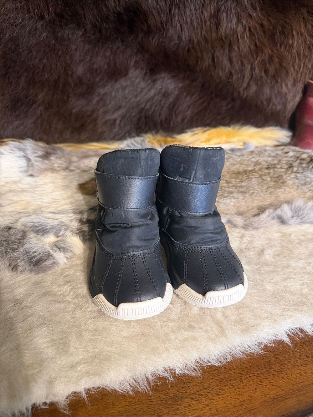 Kids Black Winter Booties 8 (1609)